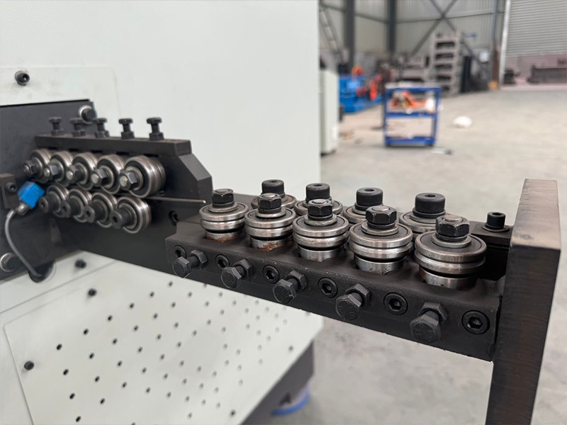 Yüksek Hızlı Çivi Yapma Makinası KM-700